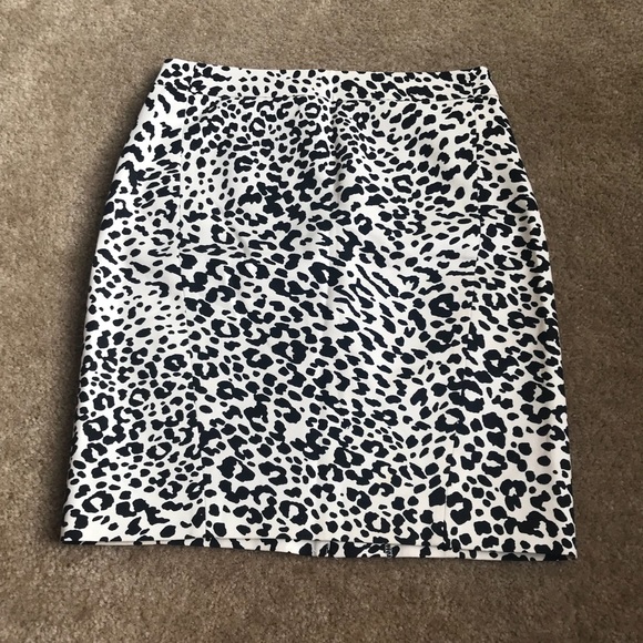 LOFT Dresses & Skirts - Loft Leopard Print Pencil Skirt